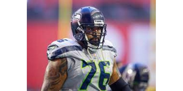 OT Duane Brown signe un contrat de deux ans